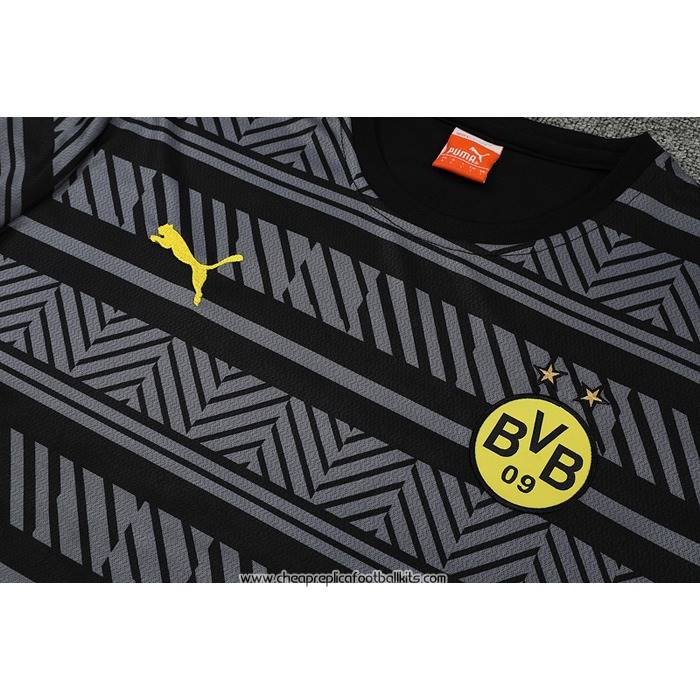 Tracksuit
 Borussia Dortmund 2022-2023 Short Sleeve
 Grey
 - Shorts
